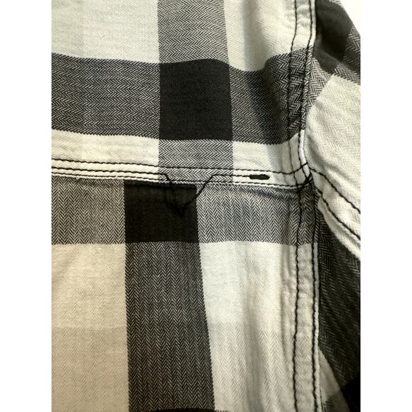 Van's Long Sleeve Plaid Shirt size Large with Chest pockets - Picture 7 of 7